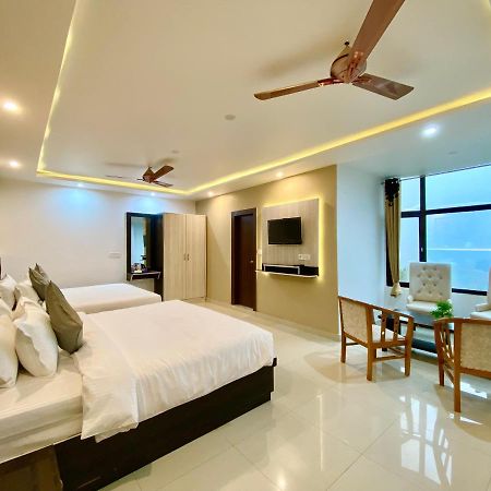 Hotel Kavita Palace Lansdowne Kültér fotó