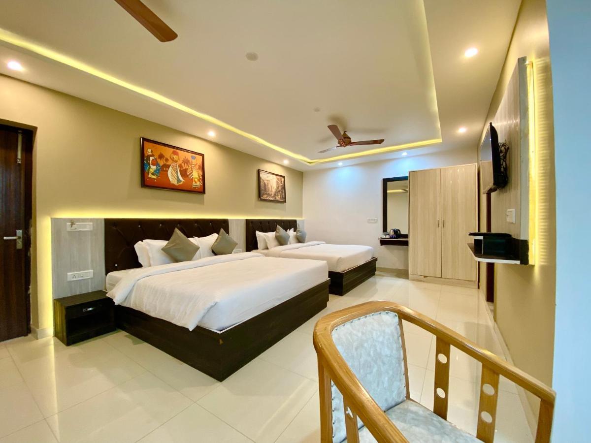 Hotel Kavita Palace Lansdowne Kültér fotó