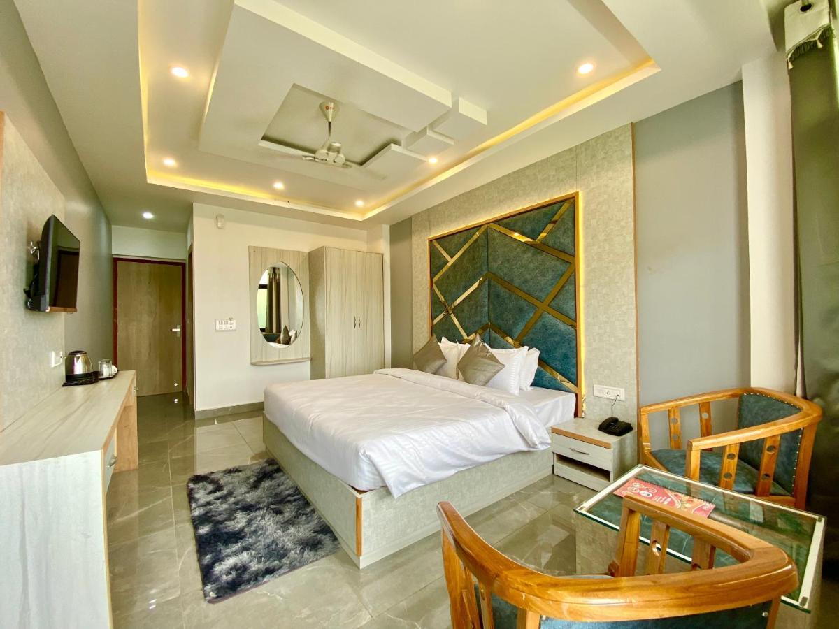Hotel Kavita Palace Lansdowne Kültér fotó